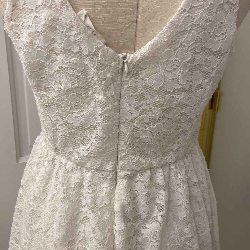 WHITE LACE DRESS - Picture 5 of 5